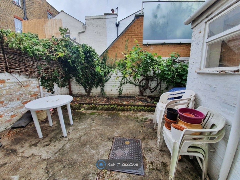 Property photo 3 of 12