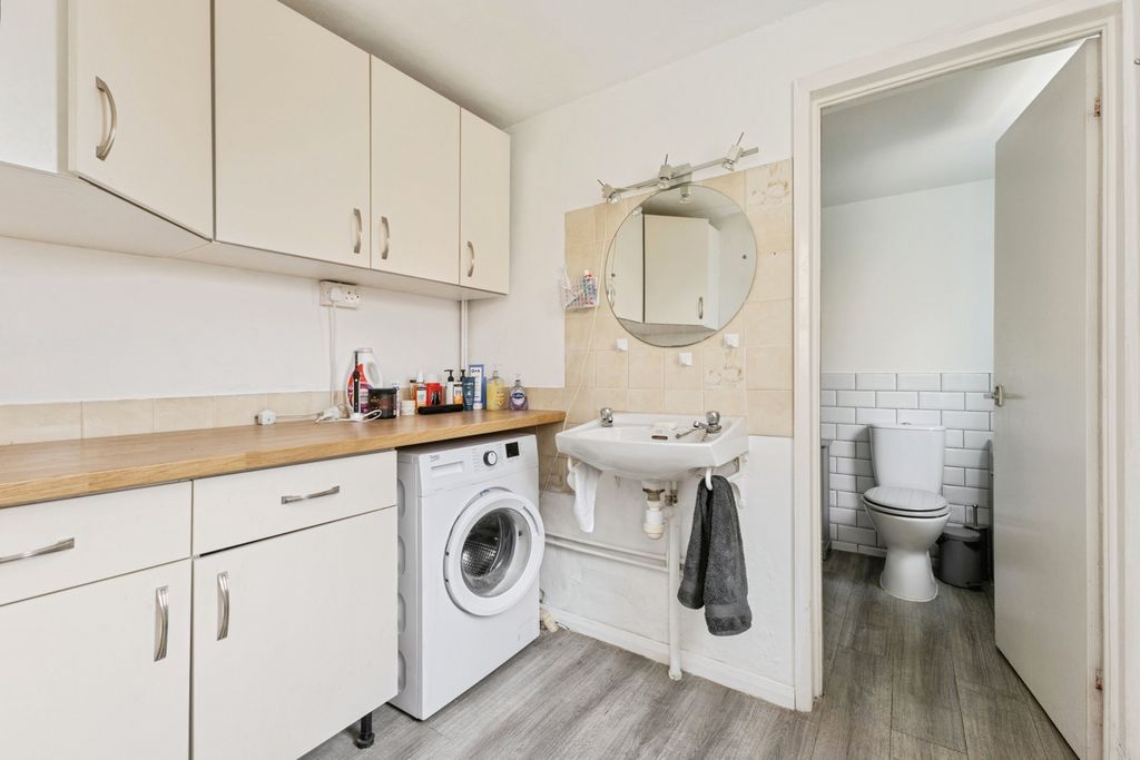 Property photo 2 of 17 Photo