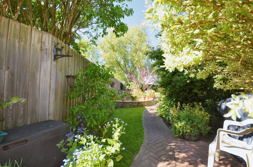 Property photo 1 of 12 Rear Garden