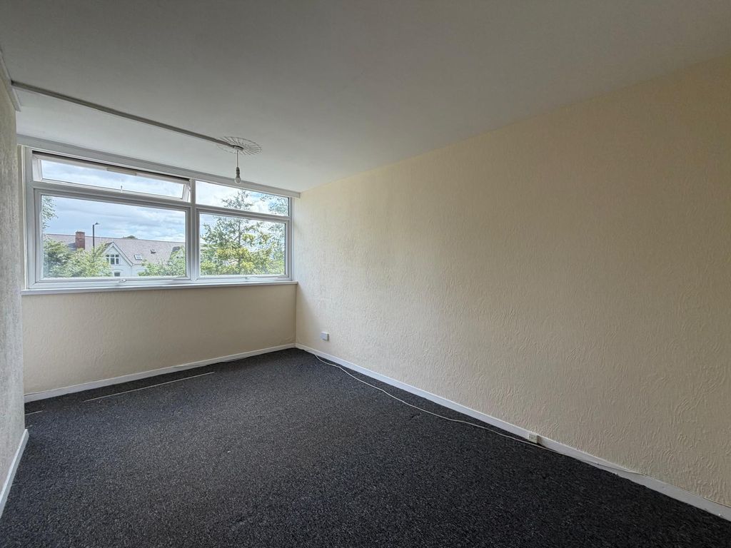 Property photo 2 of 9 Image