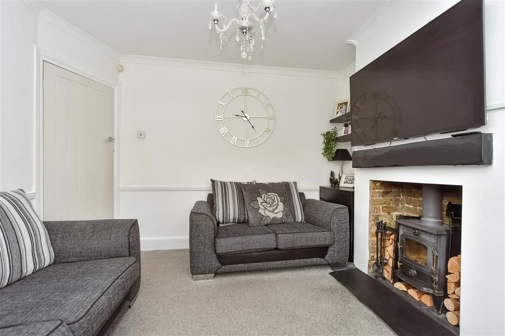 Property photo 2 of 12 Lounge