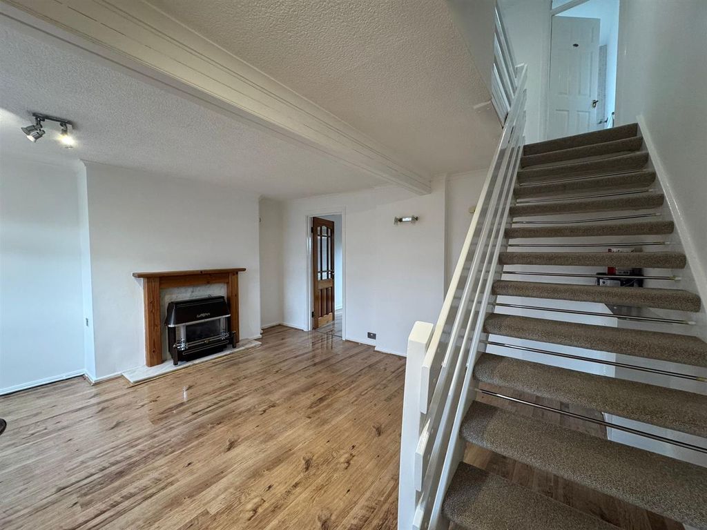 Property photo 2 of 16 Fc2Cf5d6-c89F-4245-97Fd-9Ed3c5418F66.Jpg