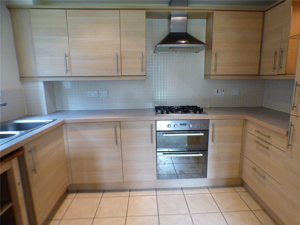 Property photo 2 of 9 Kitchen