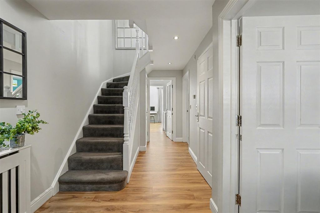 Property photo 3 of 30