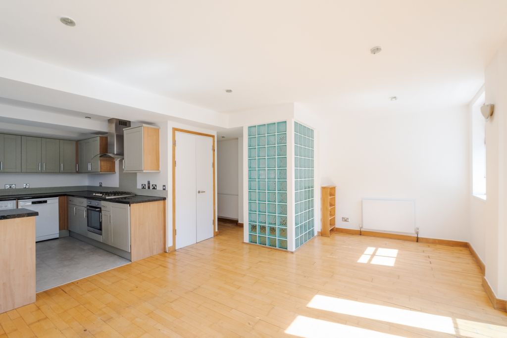 Property photo 1 of 12 New Wharf Road