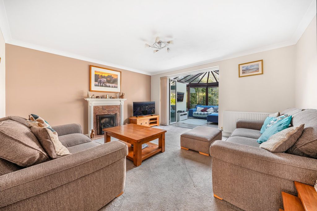 Property photo 2 of 20