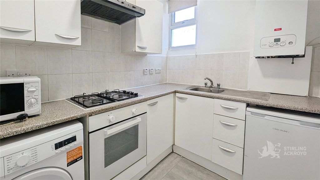 Property photo 2 of 5 Kitchen
