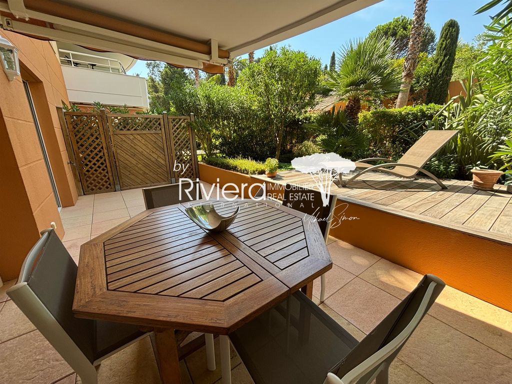 Property photo 1 of 18 Cavalaire-Sur-Mer - 2-Room Apartment With Terrace Pool In The Residence - Near Beaches And Town Center.