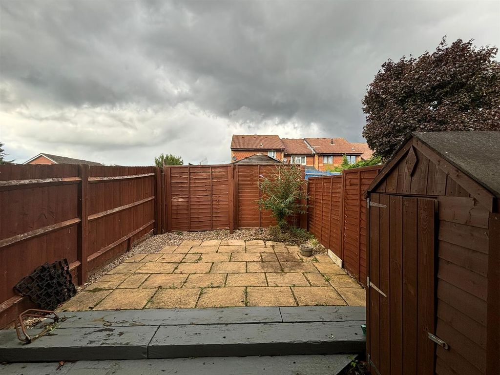 Property photo 2 of 6 Front Garden.Jpeg