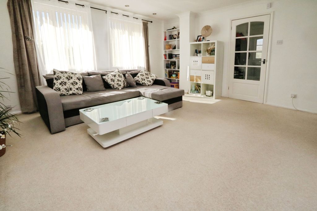 Property photo 3 of 14