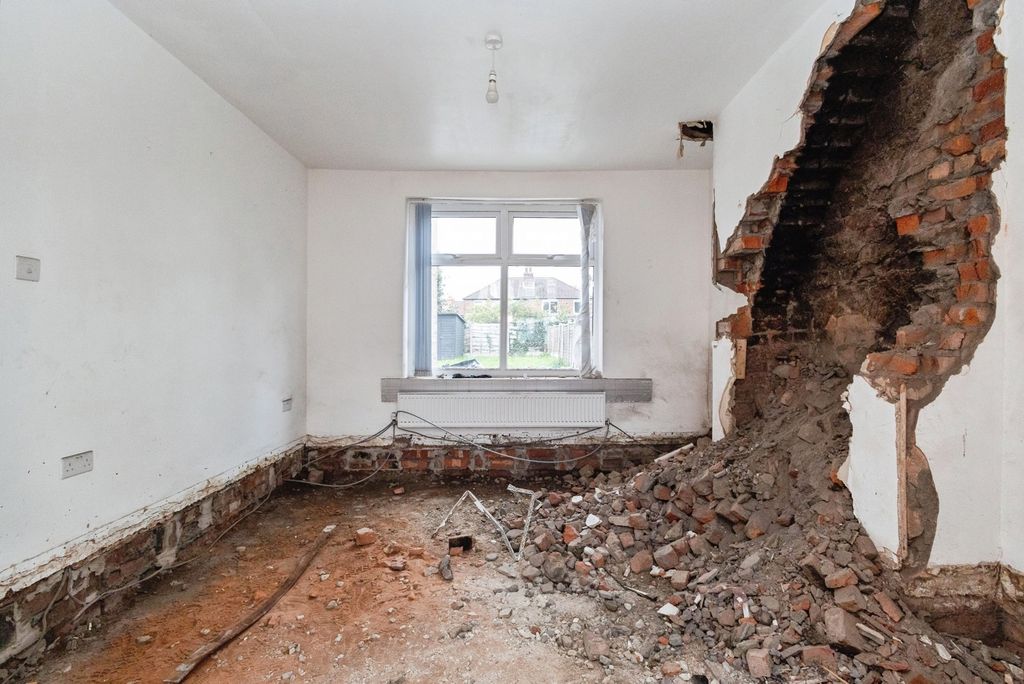 Property photo 3 of 25 Pbox-Img.Jpg