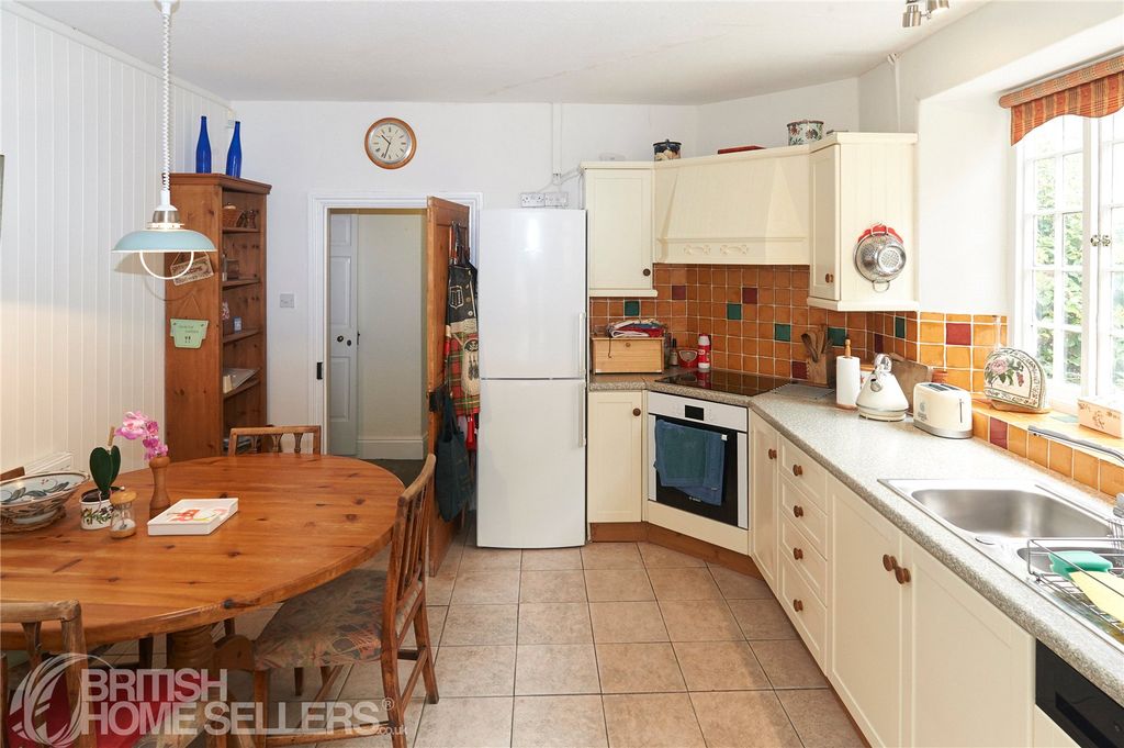 Property photo 3 of 19 Picture No. 17