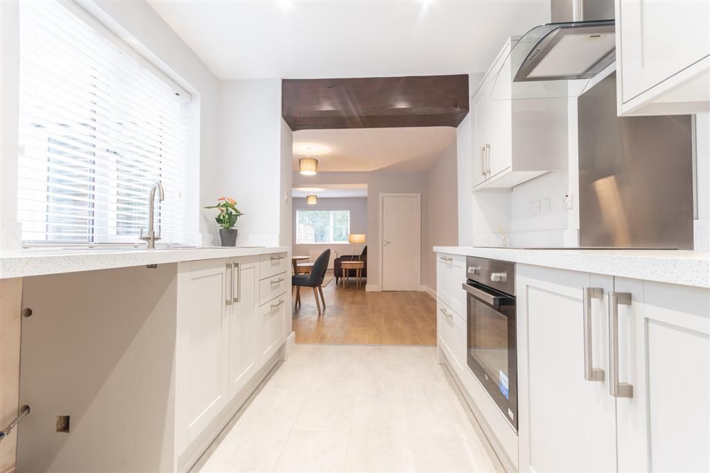 Property photo 1 of 10 Kitchen