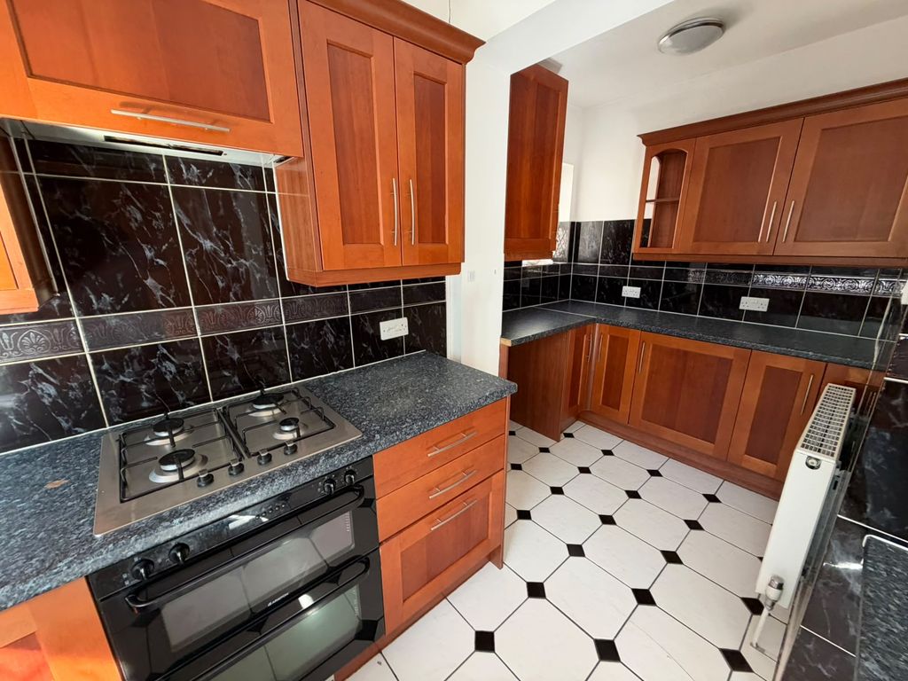 Property photo 3 of 11 Ba80c32B-497c-4F7E-bbc3-d4B82B32B55d