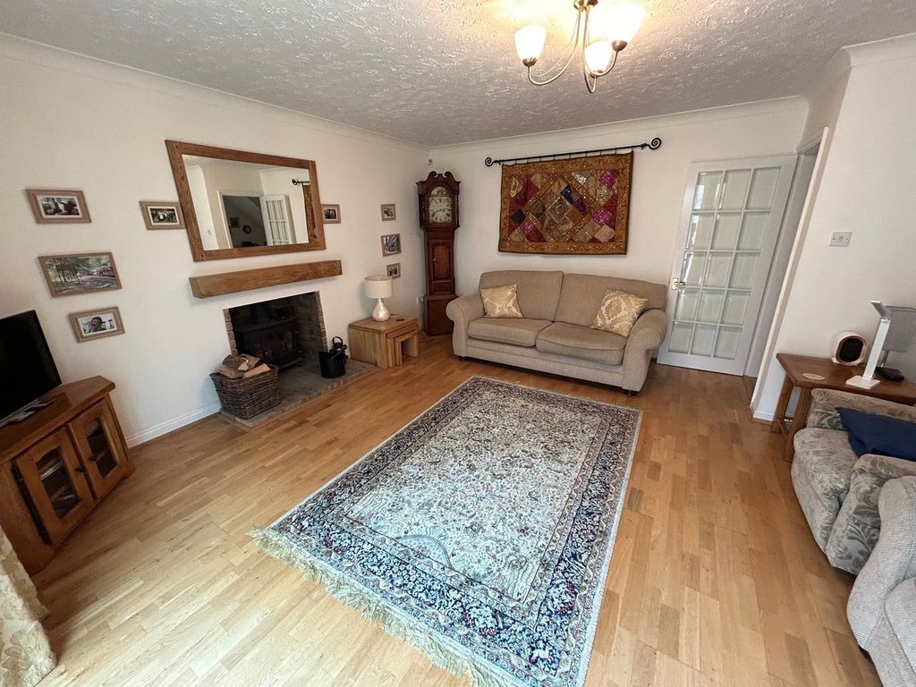 Property photo 2 of 21