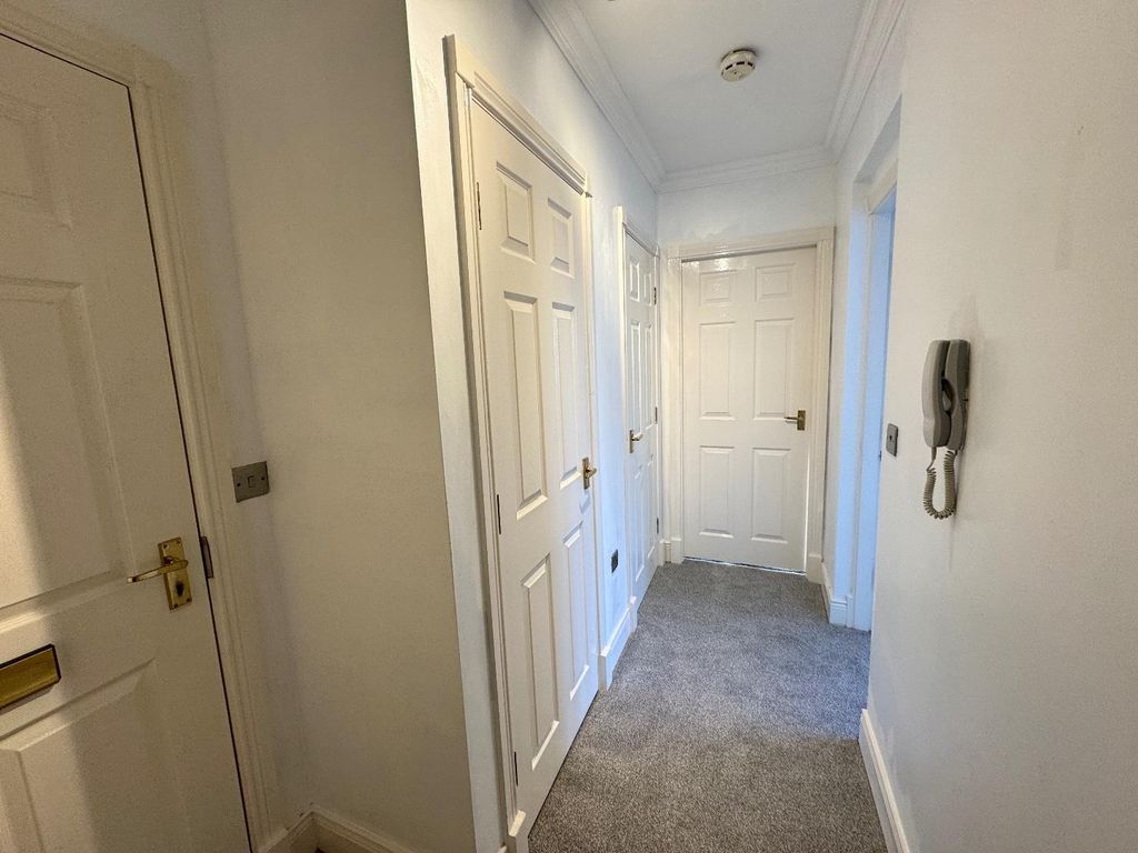 Property photo 3 of 12 Hallway