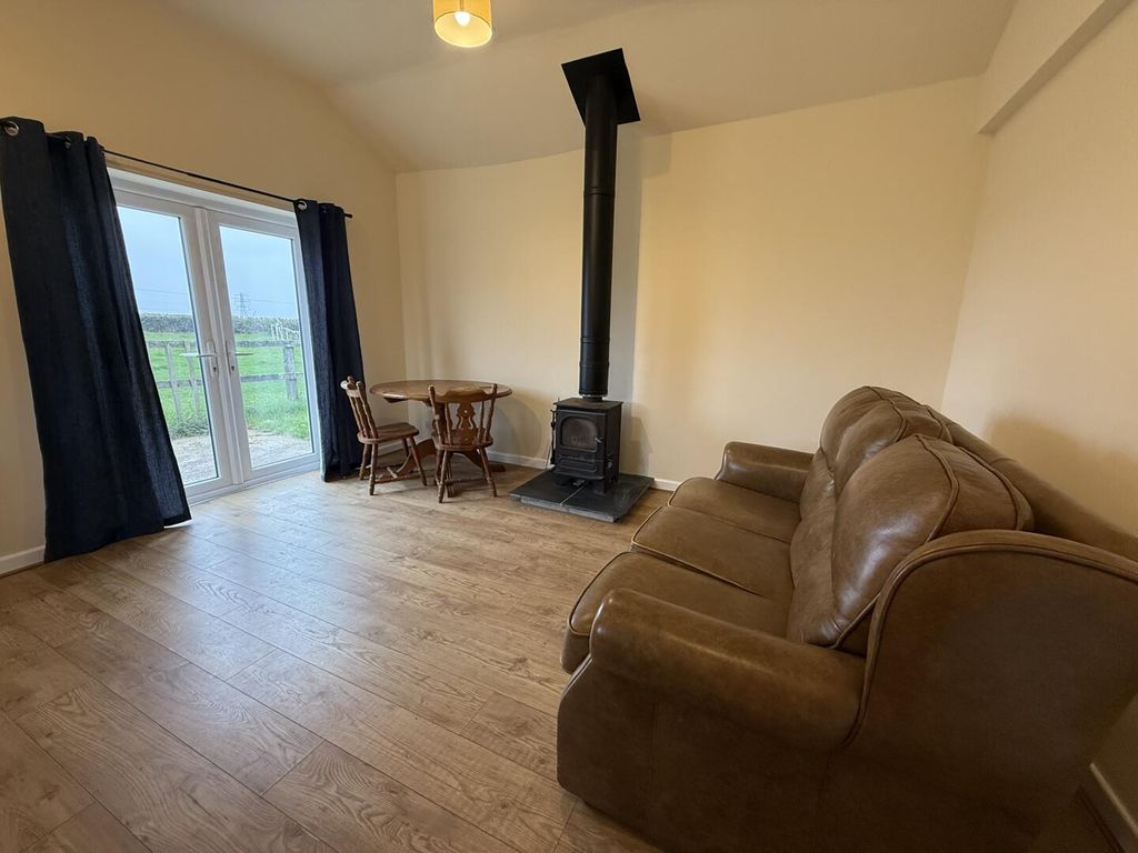 Property photo 3 of 11 Living Room