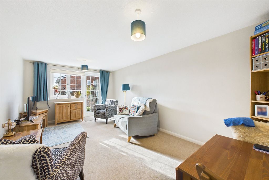 Property photo 3 of 8 Picture No. 01