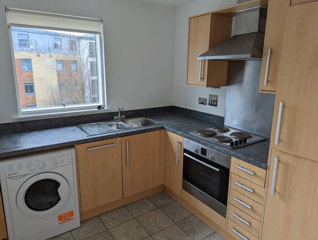 Property photo 2 of 7 Kitchen