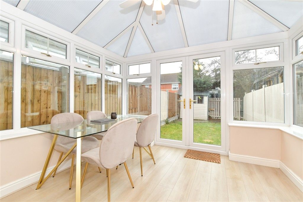 Property photo 2 of 10 Conservatory