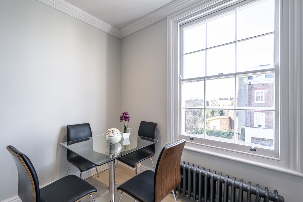 Property photo 3 of 11 Cloudesley Road