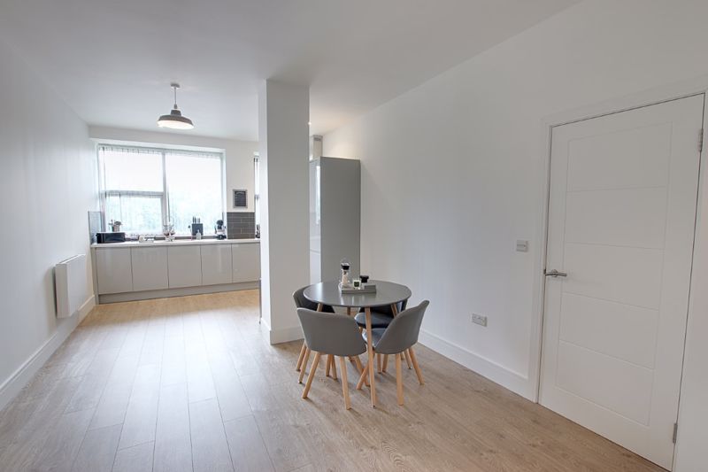 Property photo 3 of 8 Photo 8