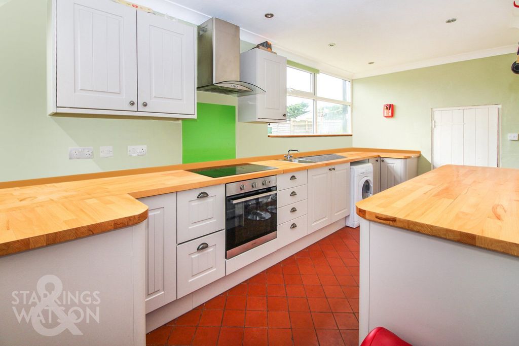 Property photo 2 of 16