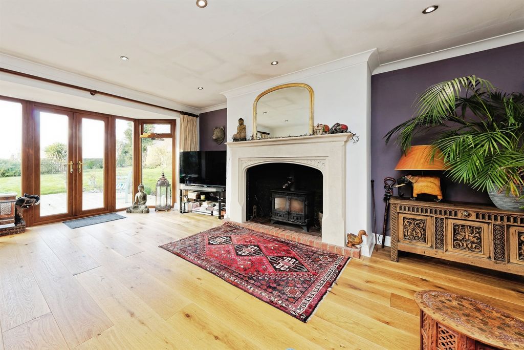 Property photo 3 of 18