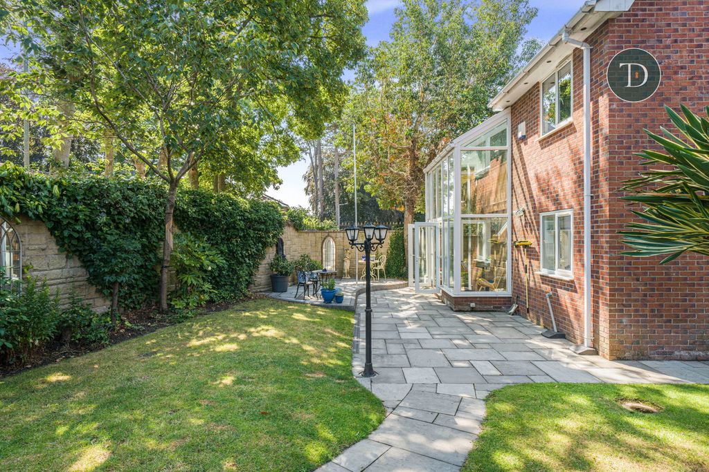 Property photo 2 of 45