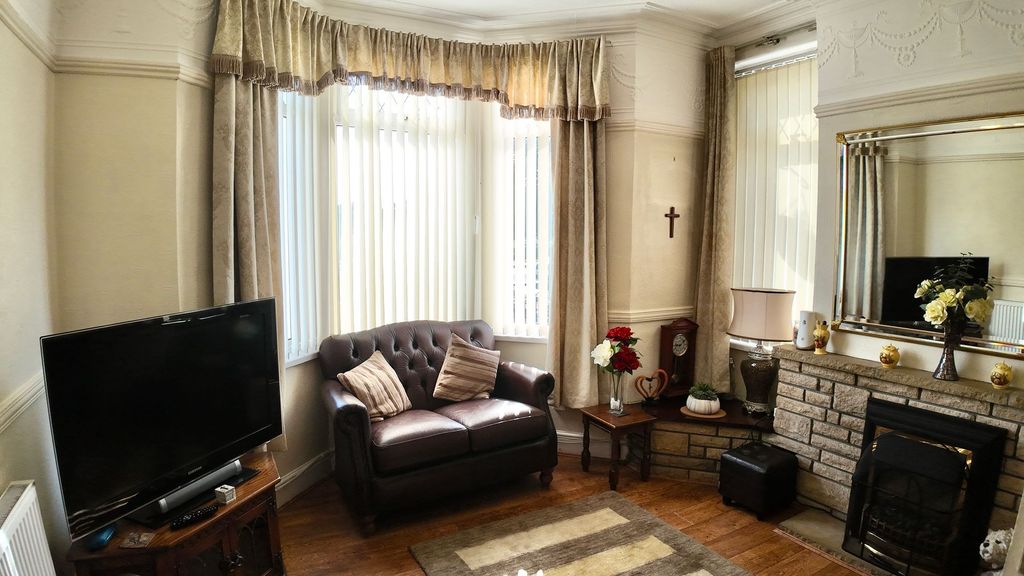 Property photo 2 of 44