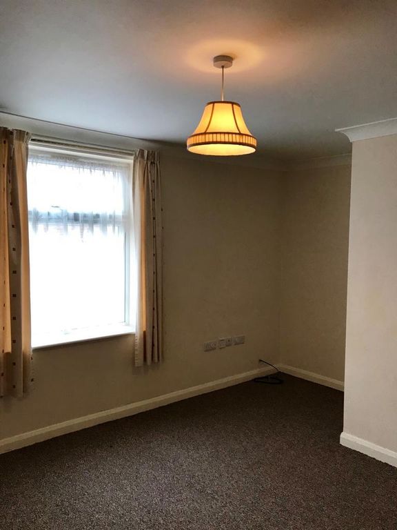 Property photo 2 of 6 Living Room