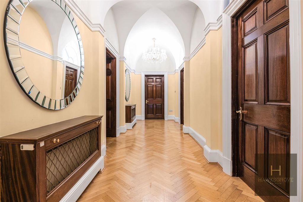 Additional image 21 of 9 bed detached house to rentHadley Green Road, Barnet EN5