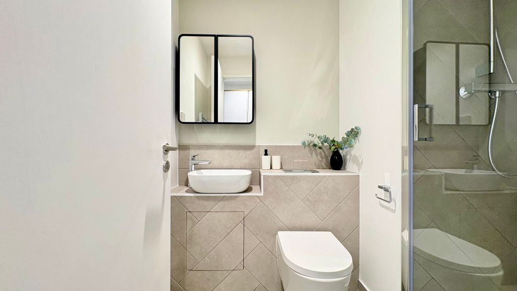 Property photo 3 of 26 Bathroom