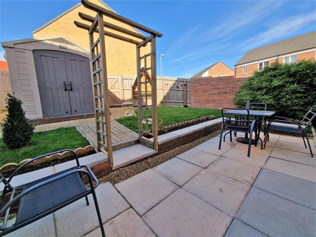 Property photo 2 of 16