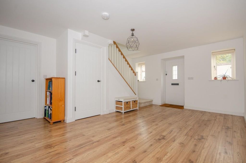 Property photo 3 of 26 Hallway.Jpg