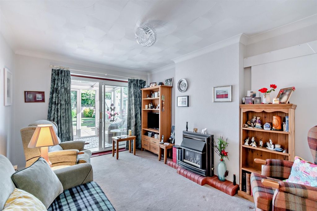 Property photo 2 of 15 8698237-Interior16-800.Jpg