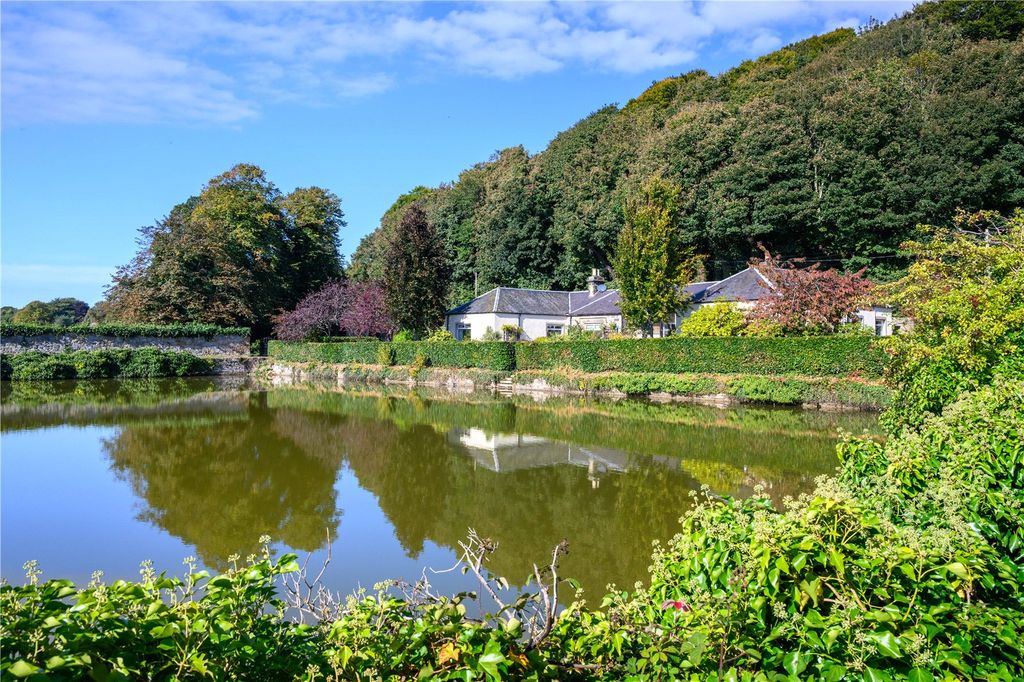 Property photo 2 of 32 Pond