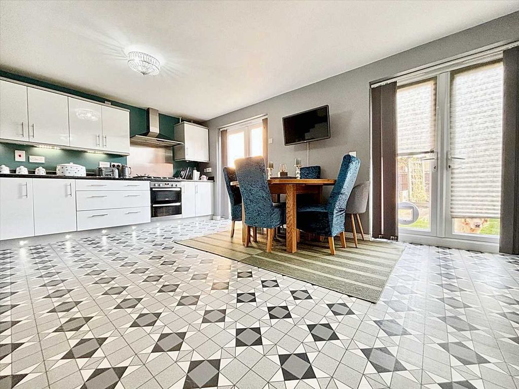 Property photo 2 of 32 Kitchen