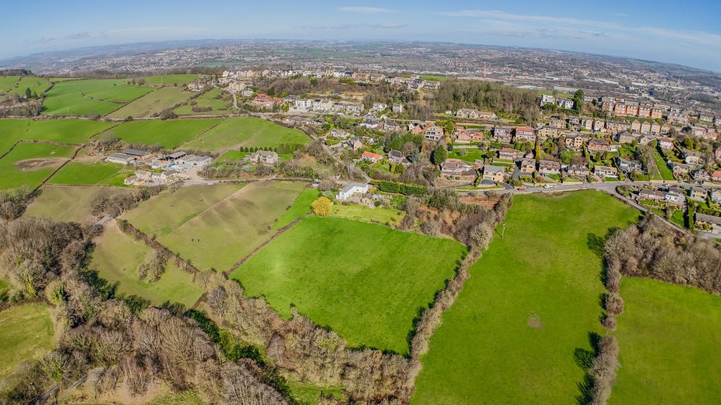 Property photo 3 of 40 Photo 11