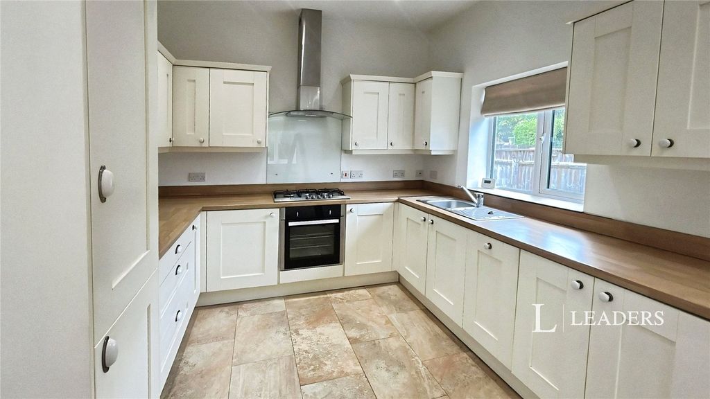 Property photo 3 of 16 Picture No. 23