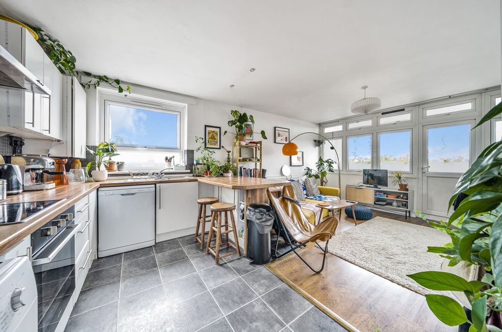 Property photo 1 of 16 Kitchen