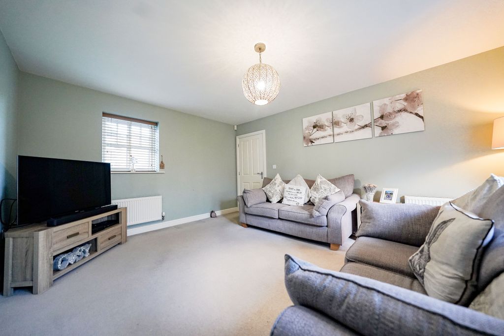 Property photo 3 of 21 Dsc03447