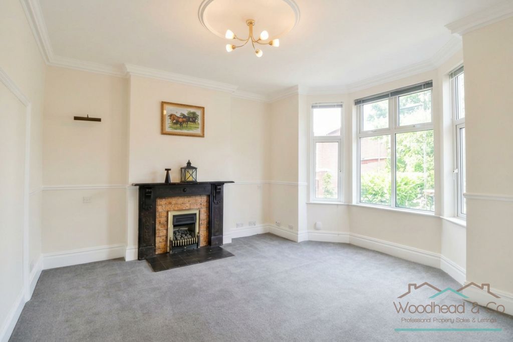 Property photo 1 of 16 Living Room
