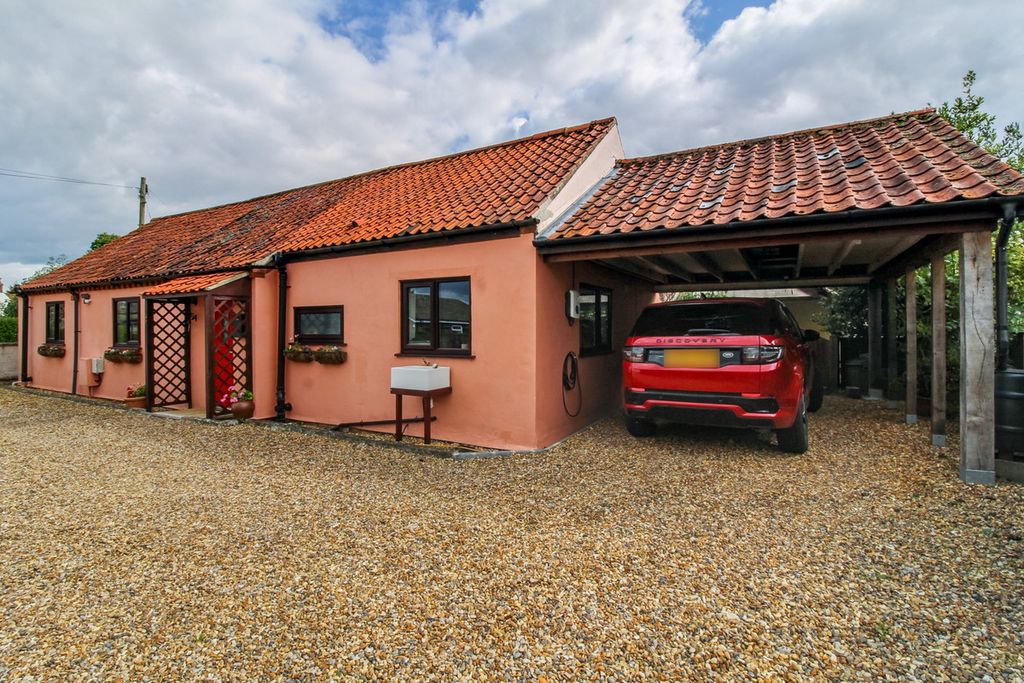 Property photo 2 of 28