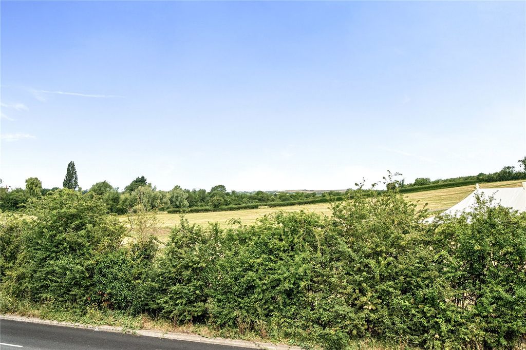 Property photo 2 of 27 Picture No. 05