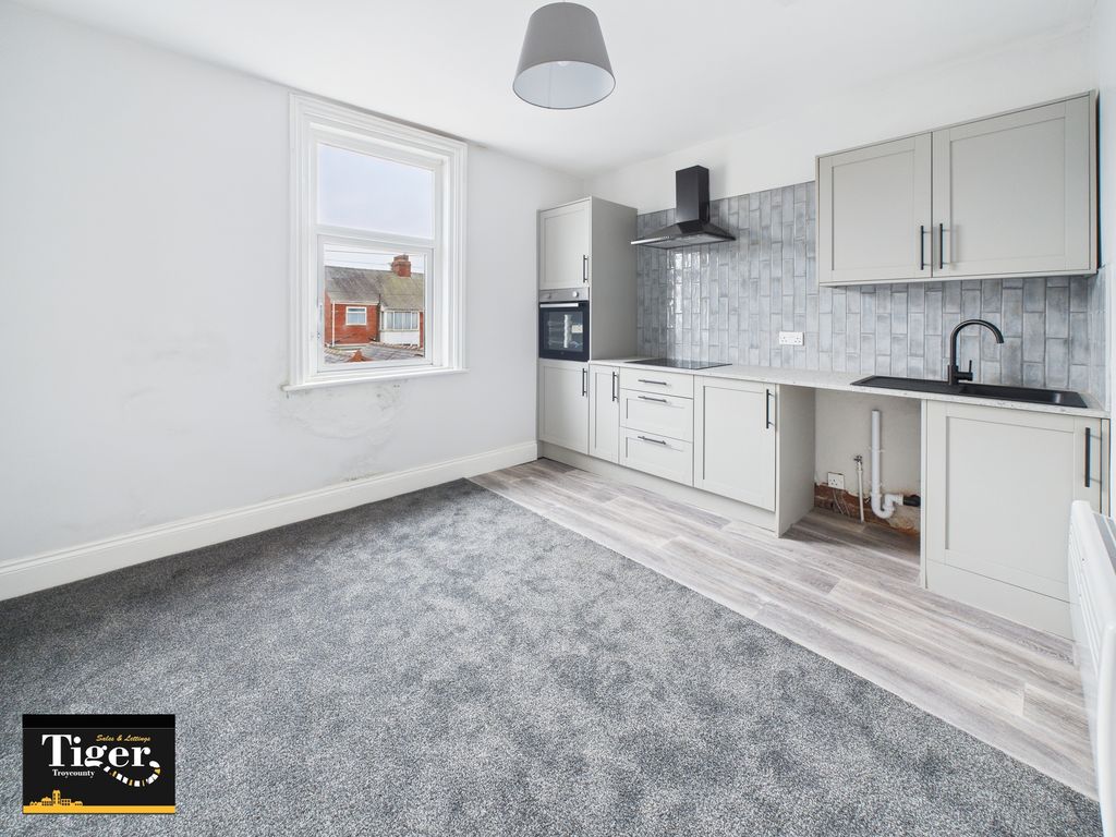 Property photo 2 of 5 Cam02176G0-Pr0815-Still003