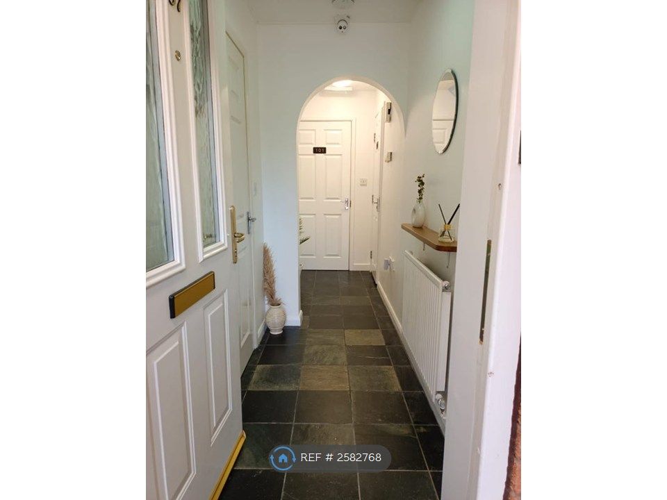 Property photo 1 of 9 Hallway