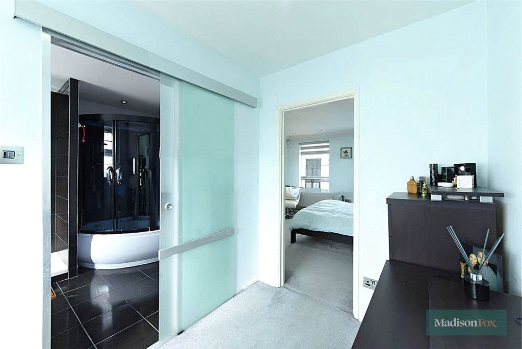 Additional image 18 of 5 bed property to rentTomswood Road, Chigwell, Essex IG7