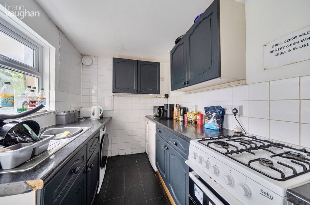 Property photo 3 of 8 Picture No. 18