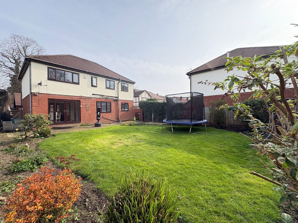 Property photo 2 of 33